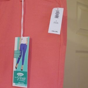 Old Navy Pants - NWT Old Navy Pants Old Navy Pants - NWT Old Navy Pants
